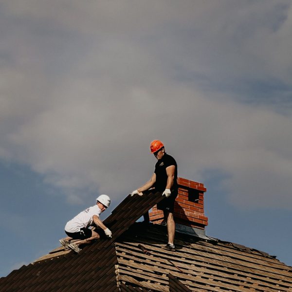 Roof repairing img1